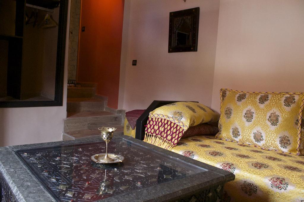 Collier De La Colombe Hotel Meknes Room photo