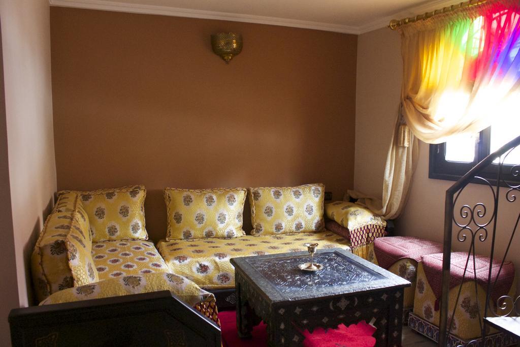 Collier De La Colombe Hotel Meknes Room photo
