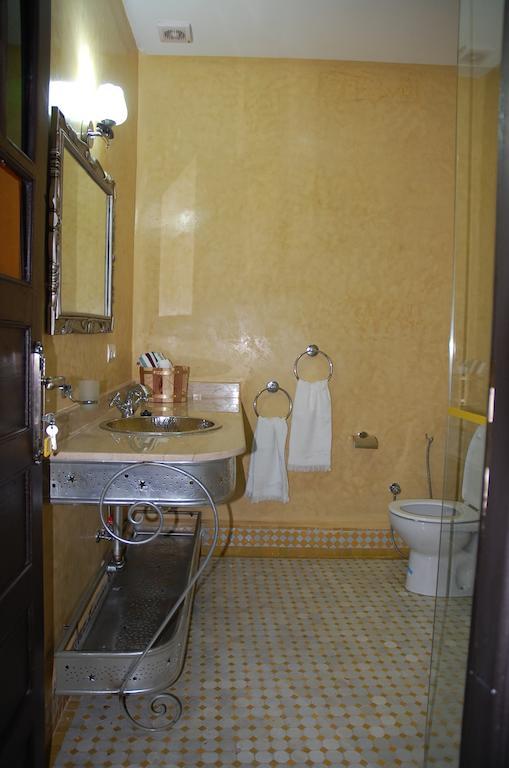 Collier De La Colombe Hotel Meknes Room photo