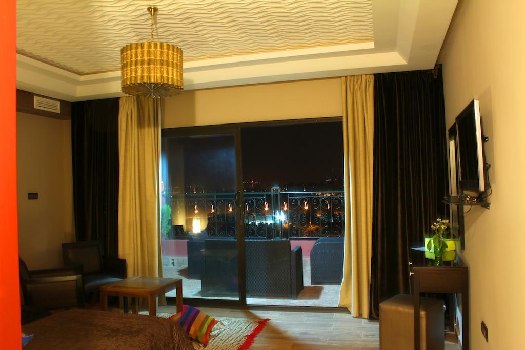 Collier De La Colombe Hotel Meknes Room photo