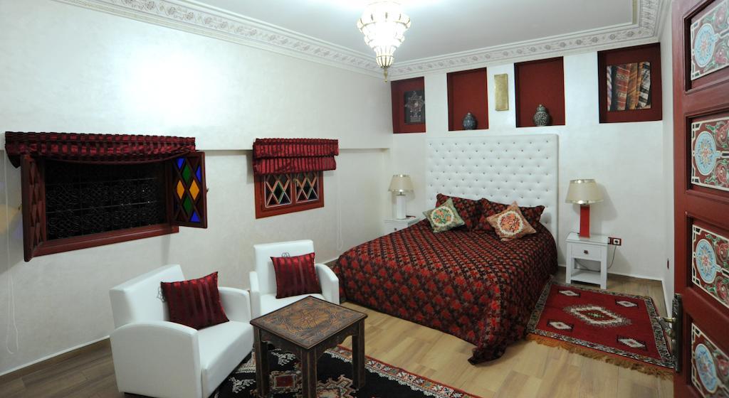 Collier De La Colombe Hotel Meknes Room photo