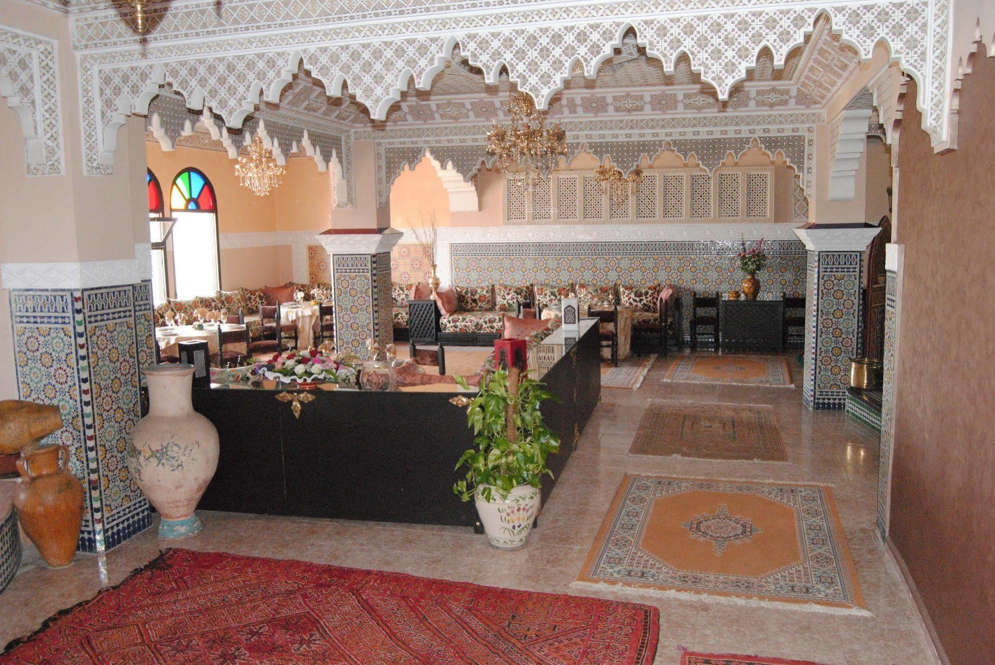 Collier De La Colombe Hotel Meknes Exterior photo