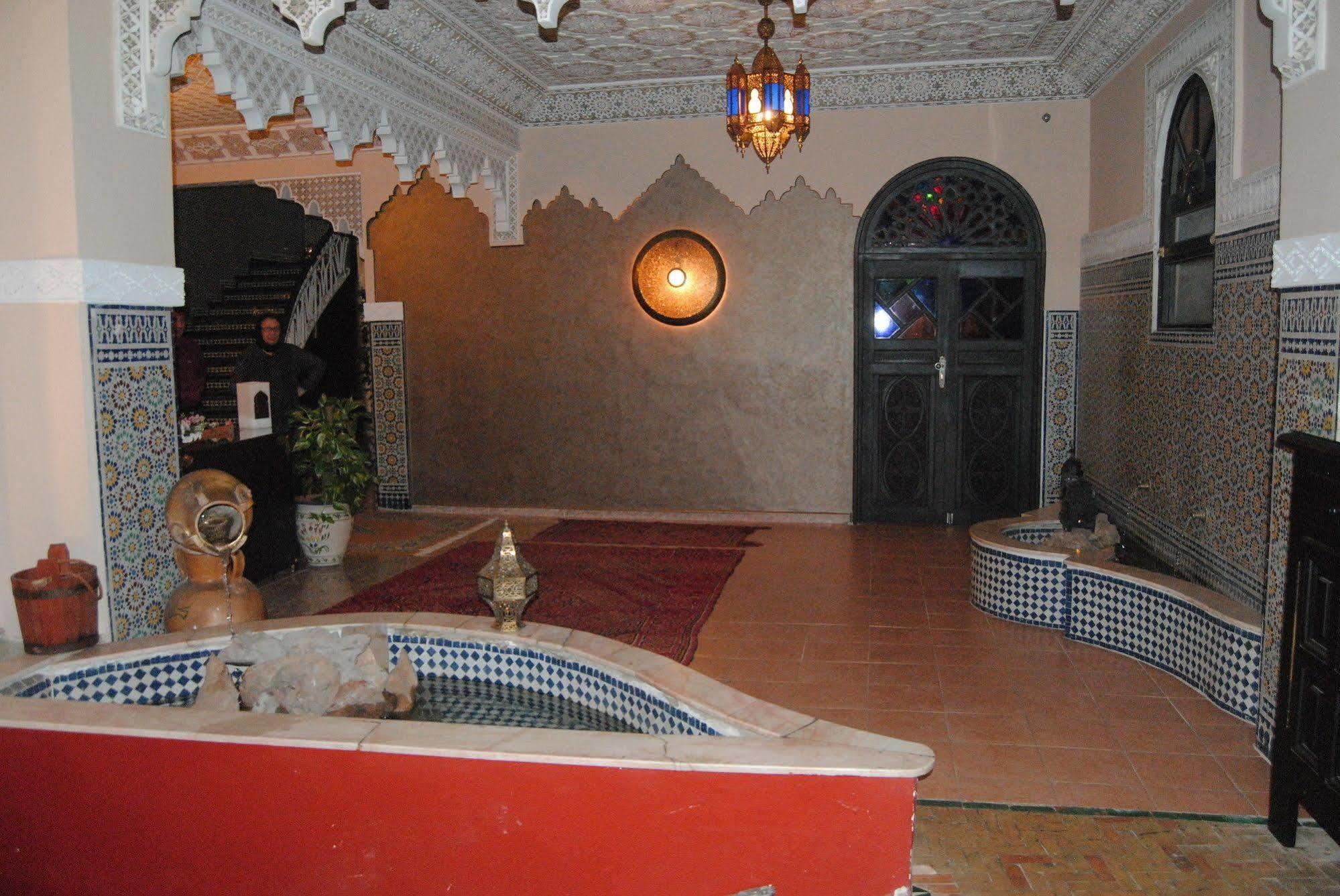 Collier De La Colombe Hotel Meknes Exterior photo